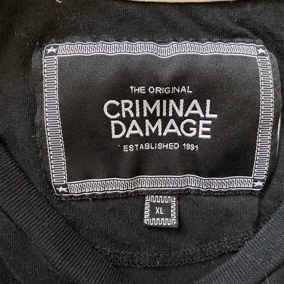 Criminal damage black t shirt with reversible sleeves - Picture 2 of 2